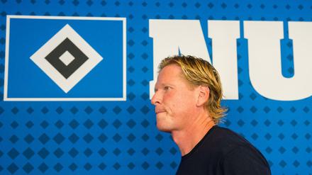Der neue Trainer des Hamburger SV, Markus Gisdol, nach einer Pressekonferenz zu seiner Vorstellung. 
