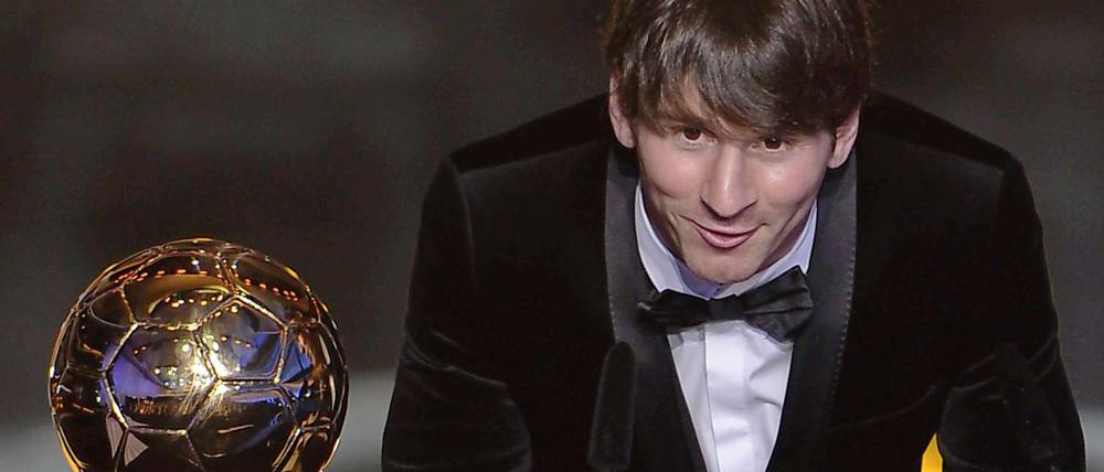 Lionel Messi freut sich schon zum zweiten Mal über die Ehrung "Weltfußballer des Jahres".