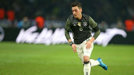 Mesut Özil, 27, lief seit 2009 in 72 Spielen für die deutsche Nationalelf auf.