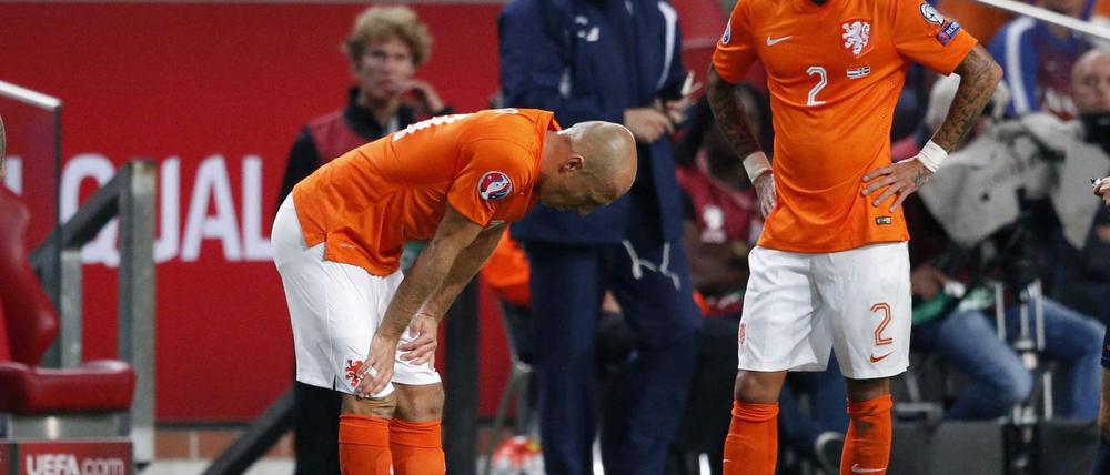 Arjen Robben (li.) hat schon bessere Zeiten mit der holländischen Nationalmannschaft erlebt. 