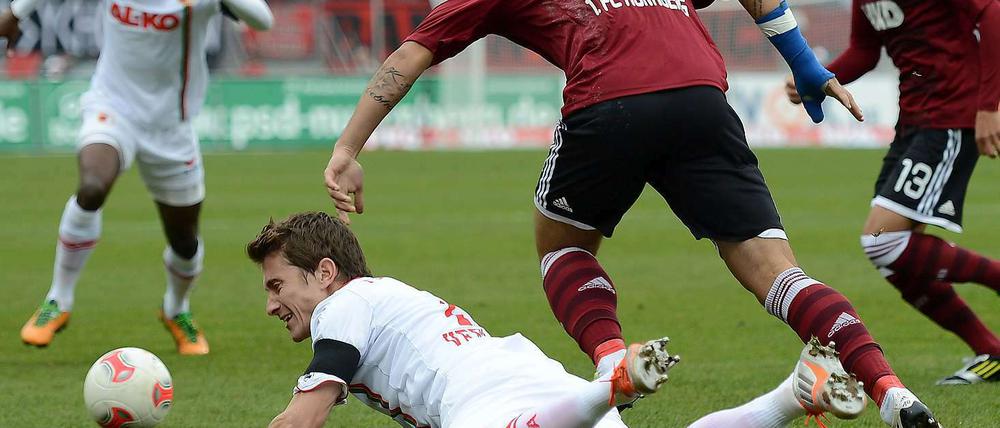 Augsburgs und Nürnberg boten den Zuschauern am Sonntag eine unterhaltungsarme Begegnung, die folgerichtig 0:0 endete.