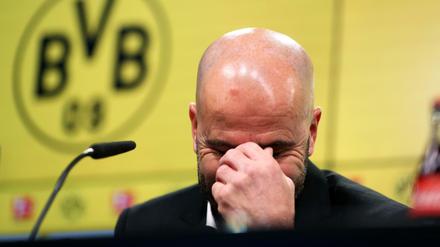 Peter Bosz während der Pressekonferenz nach dem Spiel gegen Bremen.