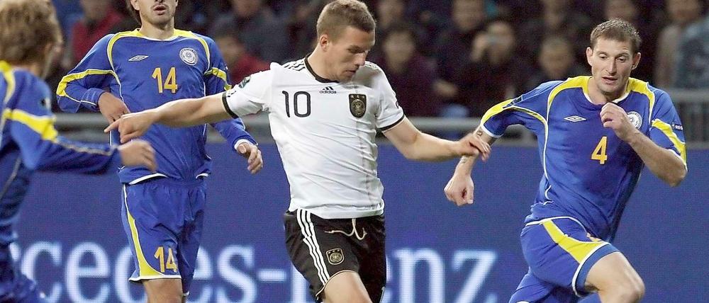 Lukas Podolski hat mit der deutschen Nationalmannschaft gute Erfahrungen in der mittelasiatischen Steppe gemacht.