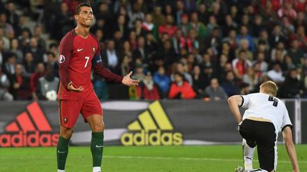 Nicht zu glauben. Ronaldo vergibt gegen Österreich Chance auf Chance.