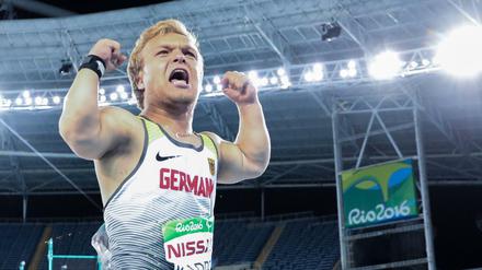 Niko Kappel, 22, gewann bei den Paralympics in Rio de Janeiro die Goldmedaille im Kugelstoßen und wurde 2016 Behindertensportler des Jahres. Im Mai dieses Jahres verbesserte der 1,40 Meter große Athlet den Weltrekord in seiner Startklasse auf 13,78 Meter. Er arbeitet als Bankkaufmann und lebt im schwäbischen Welzheim. 
