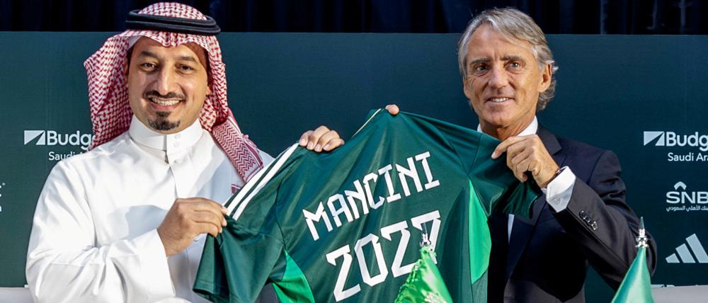 Roberto Mancini ist der jüngste Star-Einkauf. Italiens Europameistercoach ist jetzt Trainer der saudischen Fußball-Nationalmannschaft.