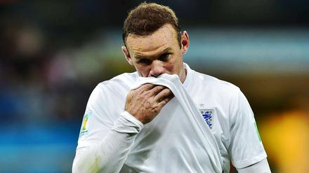 Endlich getroffen, doch am Ende hilft das erste WM-Tor von Wayne Rooney England gegen Uruguay nicht weiter.