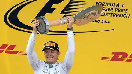 In der Gesamtwertung hat Nico Rosberg jetzt 29 Punkte Vorsprung auf Lewis Hamilton - und über 100 auf Titelverteidiger Sebastian Vettel.