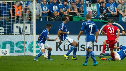 Yannick Gerhardt trifft zum 3:0-Endstand für den 1. FC Köln.
