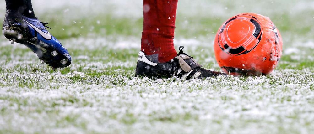 Eis, Schnee, Kälte - drei Dinge, die man normalerweise nicht mit Fußball verbindet.