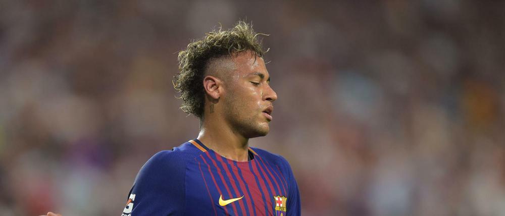 Für die Rekordsumme von 222 Millionen Euro wird Neymar wohl von Barcelona nach Paris wechseln.