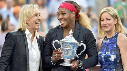 Willkommen im Club. Serena Williams mit den Tennislegenden Martina Navratilova (l.) und Chris Evert.