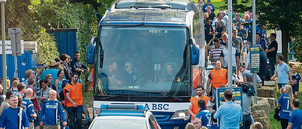 Vielleicht ist auch der Mannschaftsbus voll. Denn sobald es aus Berlin rausgeht, läuft es bei Hertha nicht mehr. 