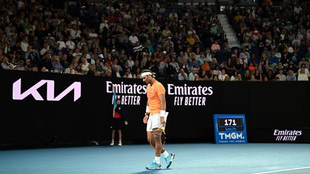 Da schleicht er nur noch. Rafael Nadal zog sich mal wieder eine Verletzung zu.