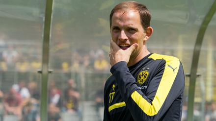 Skeptisch: Thomas Tuchel steht mit Borussia Dortmund nach prominenten Abgängen eine Saison mit vielen Unwägbarkeiten bevor.