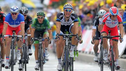 Marcel Kittel holte sich am Dienstag nach der Rückkehr aus England bereits seinen dritten Tagessieg auf der vierten Etappe der 101. Tour de France.
