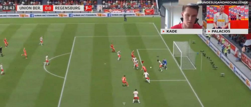 Rein damit: Der analoge Julius Kade erzielt mit dem digitalen Sebastian Polter die 1:0-Führung des 1. FC Union gegen Jahn Regensburg.