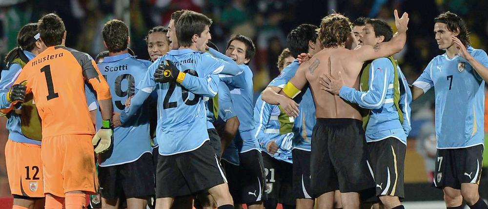 Uruguay zieht als Gruppensieger ins Achtelfinale ein.