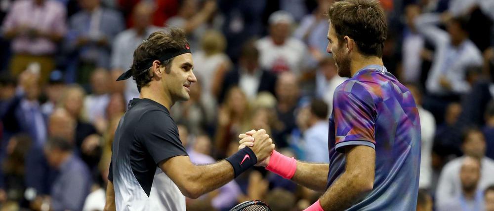 Roger Federer (l.) unterlag Juan Martin del Potro bei den US Open.
