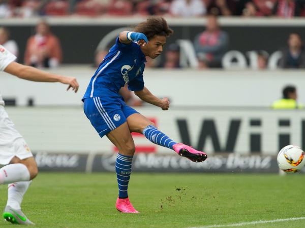Der Schalker Leroy Sane erzielt das Tor zum 0:1.