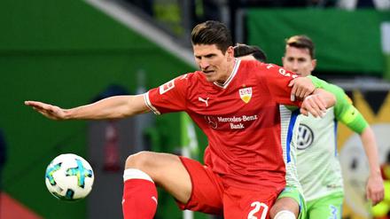In der Winterpause wechselte Mario Gomez von Wolfsburg nach Stuttgart. Nun traf er gegen seinen Ex-Klub.