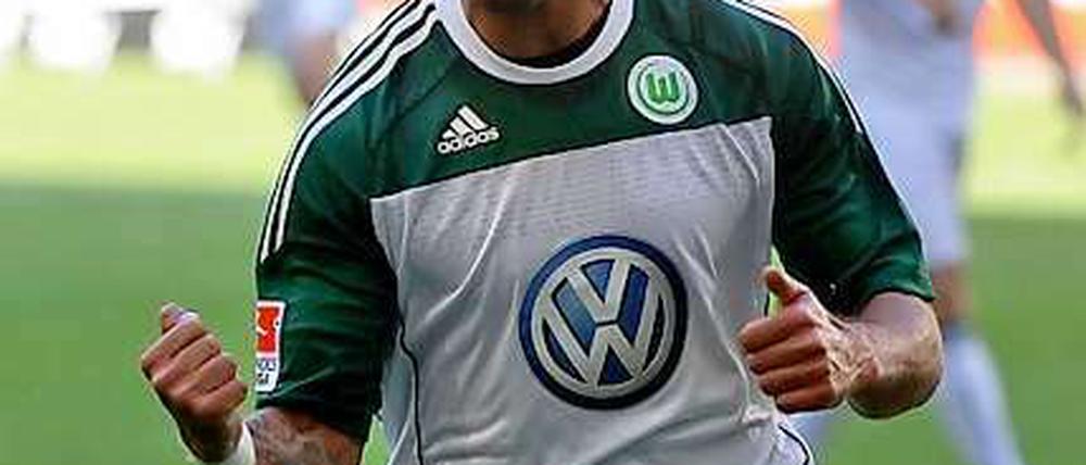 Der Wolfsburger Ashkan Dejagah bejubelt seinen Treffer zum 3:1.