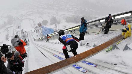Die deutschen Skispringer hatten am Sonntag in Garmisch-Patenkirchen kein Glück.