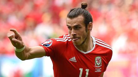 Kleine Kratzer. Gareth Bale ärgert das englische Team. 