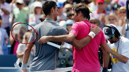 Am Sonntag machen Novak Djokovic (l.) und Roger Federer untereinander aus, wer im Moment der Beste ist.