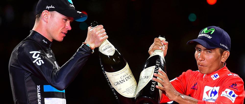Nairo Quintana (r) hängt Christopher Froome bei der Vuelta ab und gewinnt. Froome bleibt nur, einen Toast auszusprechen.