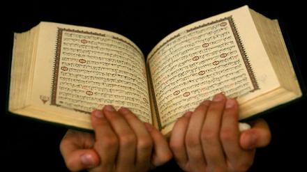Im Koran sind Finanzspekulationen und Zinsen verboten. Korankonforme Anlagen spielen deswegen weltweit noch eine geringe Bedeutung. 