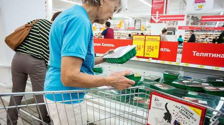 In den 200 Groß- und Kleinsupermärkten der Kette Auchan in Russland soll sich das Sortiment aufgrund der Importverbote vorerst verkleinern.