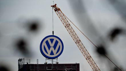 Das Ringen um den zuletzt verschärften Sparkurs bei Volkswagen eskaliert auch mit dem Betriebsrat.