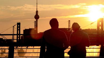 9,81 Prozent aller erwachsenen Deutschen können ihre Schulden nicht zurück zahlen.