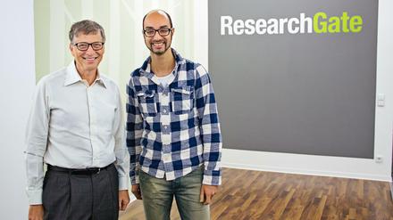 Bill Gates zu Besuch bei Researchgate in Berlin. Gründer Ijad Madisch führte den Microsoft-Gründer durch die Büros.