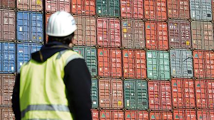 Die Exporte legten 2016 um 1,2 Prozent auf den Höchstwert von gut 1,2 Billionen Euro zu.