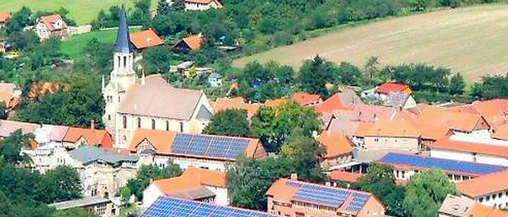 Die Stadt Dardesheim in Sachsen-Anhalt produziert heute rund 40 mal so viel Strom, wie ihre rund 1000 Bewohner selbst verbrauchen.