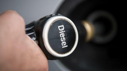 Abschaffen. Auch der Rechnungshof beklagt die Diesel-Vergünstigung an der Tankstelle. 