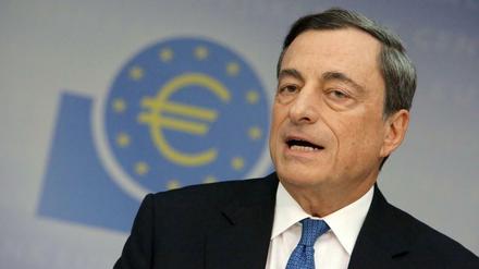 Der Euro im Fokus: EZB-Chef Mario Draghi sorgt sich um die Preisstabilität in der Euro-Zone. Deshalb will er eingreifen. 