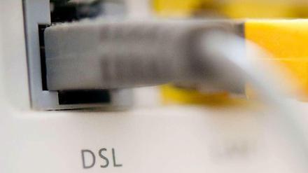 "Dauert Sehr Lang" - in Deutschland warten Kunden teilweise monatelang auf ihren DSL-Anschluss. 