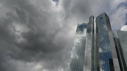 Die Deutsche Bank ist im Umbruch. Bis Ende Oktober will der neue Chef John Cryan seine Strategie vorstellen.
