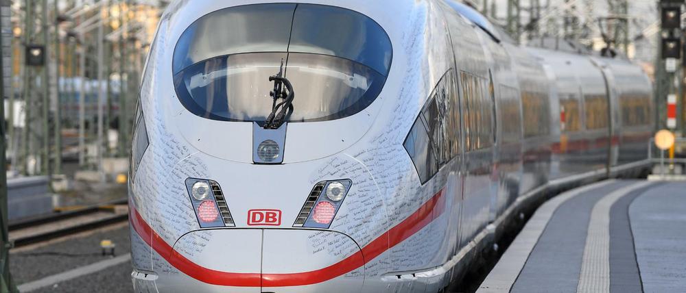 Noch nicht im Plan: Ein ICE auf der Schnellstrecke München-Berlin 