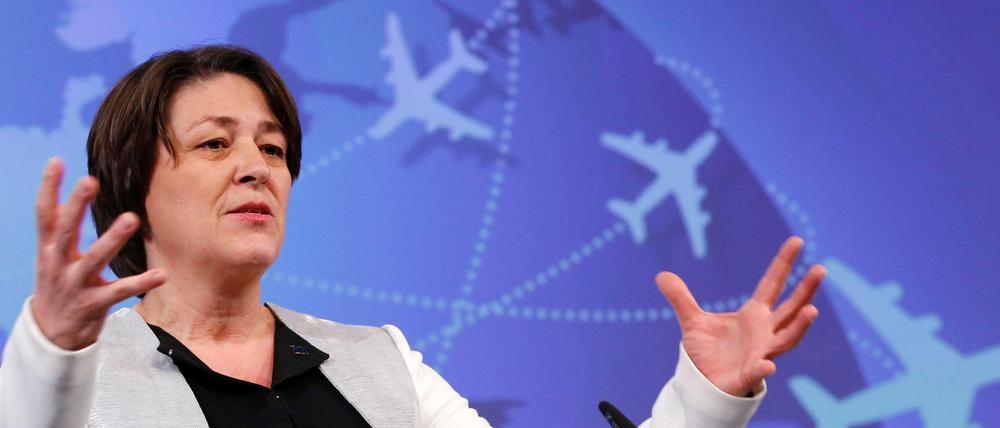 Die EU-Transport-Kommissarin Violeta Bulc hat eine Luftfaahrtstrategie vorgestellt.