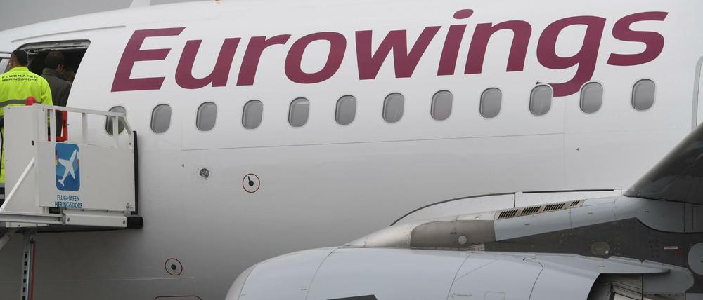 Eurowings sucht nach der Air-Berlin-Insolvenz nach Crews für zirka 20 zusätzliche Flugzeuge.