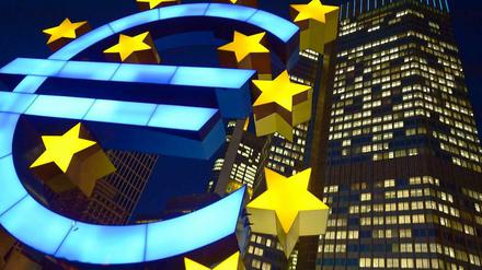 Diffuser Euroraum. Die Inflation ist auf 0,4 Prozent abgerutscht - aber das Wachstum in den Euro-Regionen weicht stark voneinander ab.