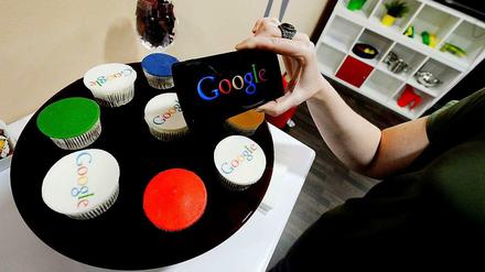 Auch die anderen wollen ein Stück vom Kuchen: Minister Gabriel befürchtet, dass Google das nicht zulässt.