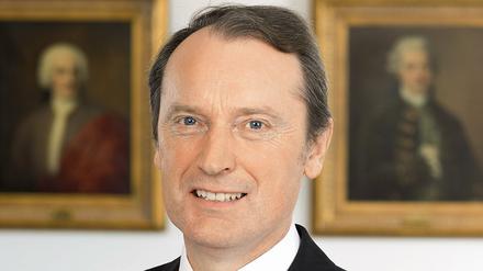 Der Verbandsvorstand wählte den Chef der Privatbank Berenberg, Hans-Walter Peters (60), einstimmig zum neuen Präsidenten. 