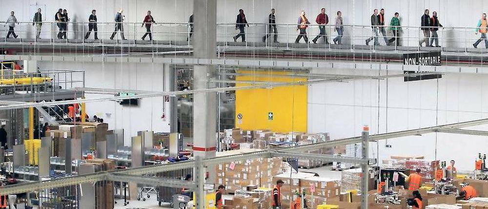 Viel zu tun. Das Versandzentrum von Amazon in Leipzig. Foto: dapd