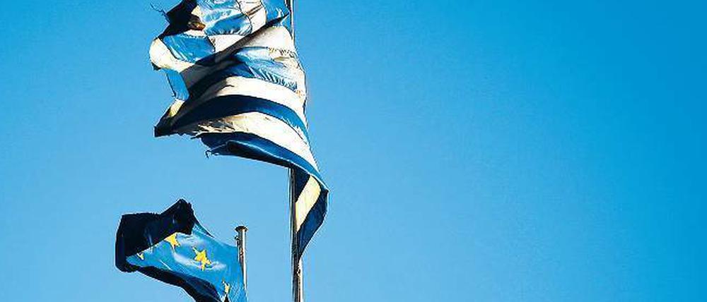 Zerfetzte Souveränität. Einige Euro-Länder wollen im Zweifel ein Veto gegen griechische Haushaltsbeschlüsse einlegen können.