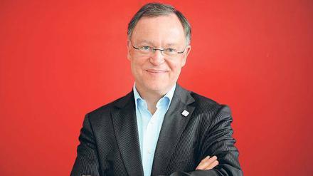 Stephan Weil (54) ist seit 2006 Oberbürgermeister von Hannover. Weil ist Landeschef der SPD und will Anfang kommenden Jahres den CDU-Ministerpräsidenten David McAllister ablösen. 